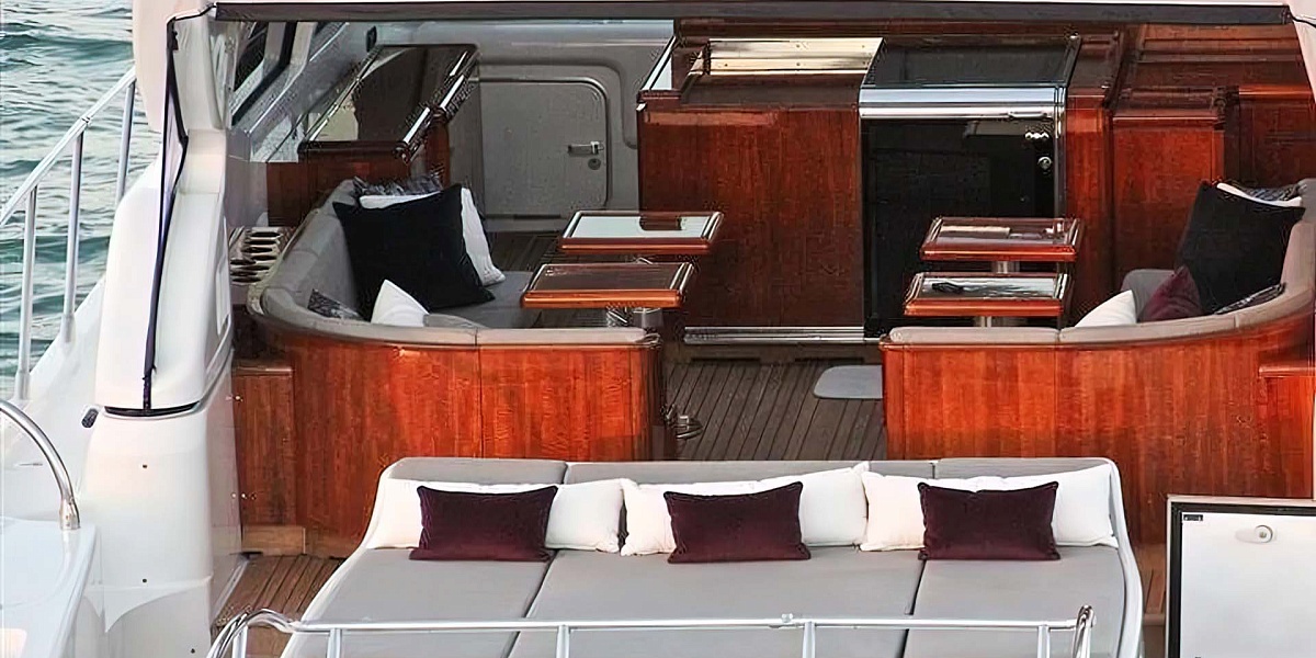 Аренда яхты Mangusta 72 на Миконосе, Греция